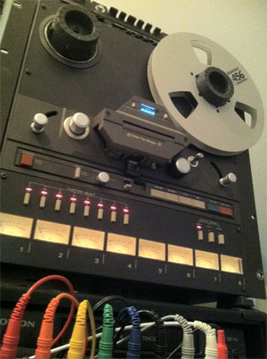 Universal Player Pro Tape Recorder Tascam 38 capable to almost